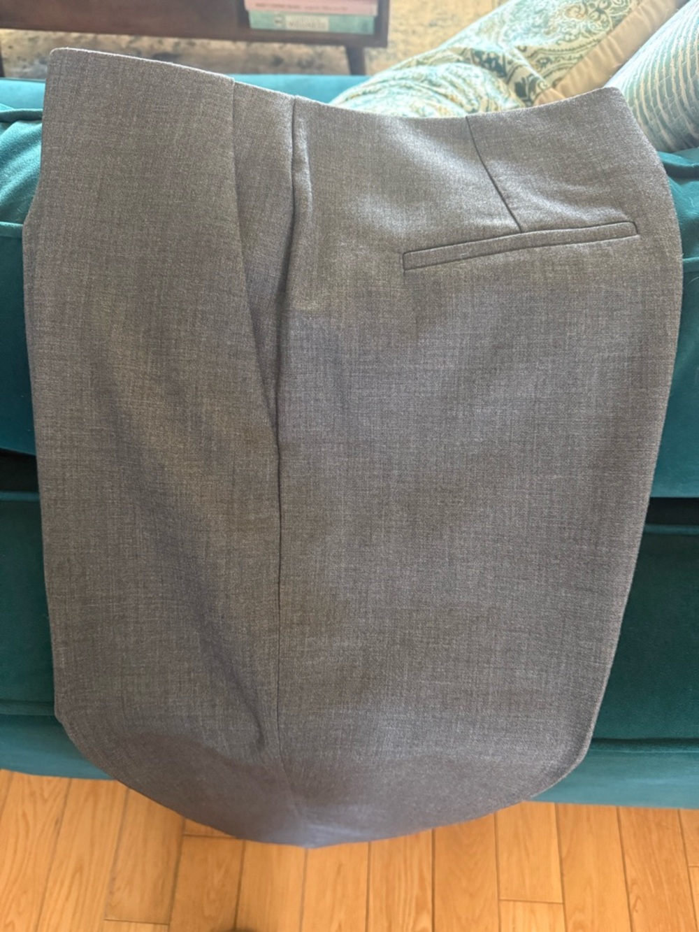 Aritzia Babaton Grey Straight Skirt
